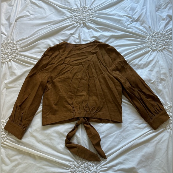 Contemporary Three-Quarter Sleeve Top - Picture 3 of 3